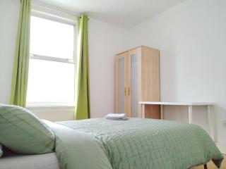 Cosy Rooms near Canary Wharf & the O2 - 3