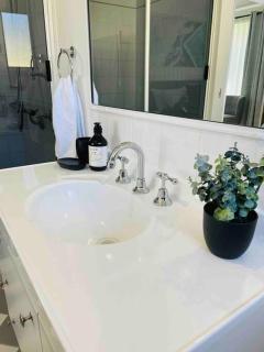 Tide 'n' Seek: Family Beach House with Games Room - Vincentia - 8