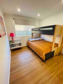 Tide 'n' Seek: Family Beach House with Games Room - Vincentia - 5