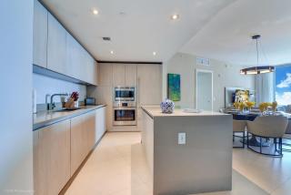 Luxurious 2 bedroom on the Ocean at Lyfe Resort - Hollywood - 3