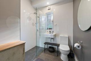 Step Back into Style ~ 2Bed/1Bath/1Car ~ New Farm - Brisbane - 7