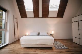 Eigenes Maisonettehaus in idyllischer Lage mit Balkon, Nahe Messe, 24h Self-Check In, Gratis parken - Schwabach - 4