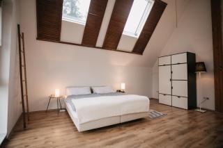 Eigenes Maisonettehaus in idyllischer Lage mit Balkon, Nahe Messe, 24h Self-Check In, Gratis parken - Schwabach - 1