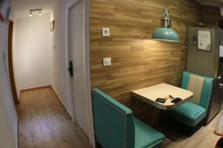 Cómodo piso con cocina, salón y balcón - Albacete - 3