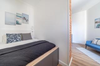 Prestigious Former Library Apartment - Perfect Location - 4