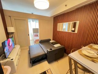 Sea Residences: Eyal’s Suite Condotel near MOA/Mall of Asia - 8