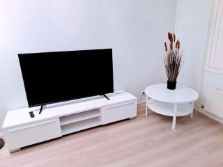 Spacious Northern City Apartment - 5