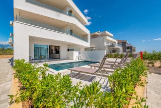 Apartments Twins with private pool - Novalja - 4