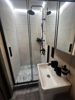 Spotless, Cozy Studio in Piņķi, Excellent Location & Free Parking - Piņķi - 6