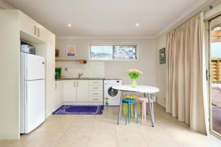 Breeza Haven - Your Home Away From Home - Kingston - 6