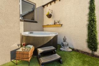 Ellerthwaite Place X3 Bed House with Hot Tub in Central Windermere - 4