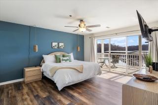 Lake Front Condo with a Balcony! - Osage Beach - 7