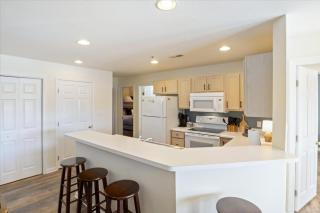 Lake Front Condo with a Balcony! - Osage Beach - 5