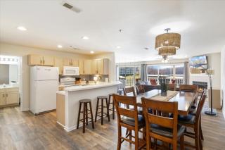 Lake Front Condo with a Balcony! - Osage Beach - 4