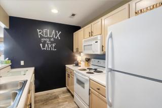 Panoramic Lake View Condo w/ Pool - 2