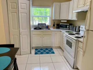 SUITE 2, BLUE PAVILION - Steps to BEACH - Car, Value, Service - 1