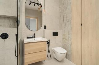 Tasteful Beige Apartment with Parking by Noclegi Renters - Poznań - 5