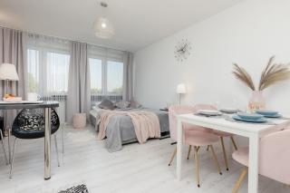 Bright & Cozy Studio near Metro Marymont by Noclegi Renters - 0