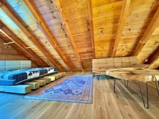 Modern lake side nest• HOTUB Fenced YARD king beds - Sevierville - 3