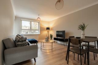 2 BDR Apt At Caledonia Luxe Stays Short Lets & Serviced Accommodation Glasgow - 1