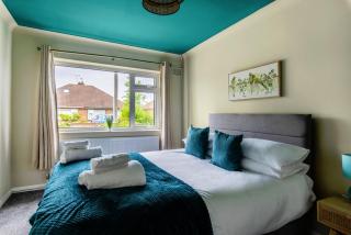 4BR Stylish and Elegant Bungalow with Free Parking - Thorpe Saint Andrew - 1