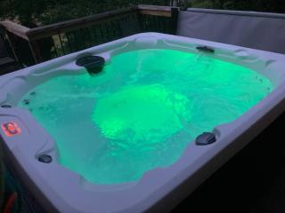 Mountain Magic~Hot Tub, Fire pit, Foosball - Bakersville - 7