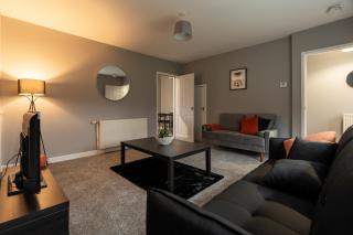 2 BDR House At Caledonia Luxe Stays Short Lets & Serviced Accommodation Grangemouth - 0
