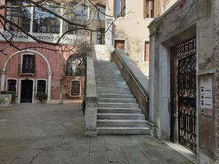 Honeymoon suite on Grand Canal - Venice - 9