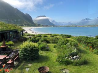 Nordbo - unik plass med utsikt over Rambergstranda - Ramberg - 0