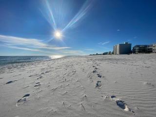 Condo With Beach Access 10 min Walk to Hangout - Gulf Shores - 3