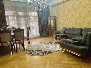 Cosy 2 BDR Apartment, Fountain Square - Baku - 2