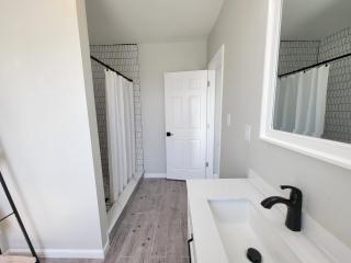 Room for rent with own bathroom - 4