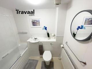 Travaal.©om - 2 Bedroom Apartment - Basingstoke - Basingstoke - 1