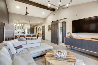 Views and Pool Access Luxurious Lake Ozark Condo - 6