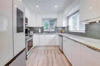 2 Blocks to Riviera Beach Upscale Condo with Patio - 4