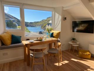 Harbour Light - Boscastle - 4