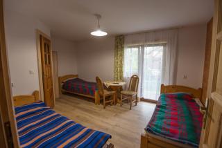 Willa Pod Jasieniami -basen plac zabaw - 4