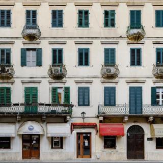 Hive Luxury Suites Collection - 9