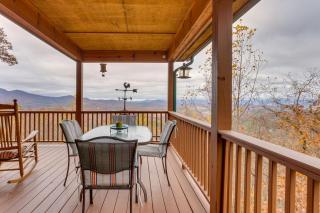Spacious Murphy Retreat with Decks and Game Room! - Salem - 9