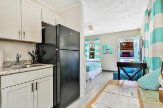 Pelican Beach Studio #8 - Clearwater Beach - 3