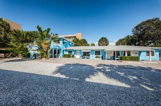 Blue Water Beachside villa 3 - Clearwater Beach - 2