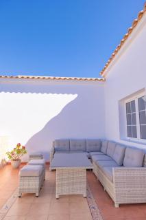 Casa Amaya - Spacious House with Pool, Large Garden, BBQ, 2 Terraces, and Ideal Location - El Charco - 3