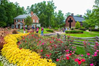 Fairfield Inn & Suites Charlotte Arrowood - Charlotte - 1