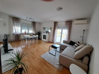 Charming Celje City Center Apartment - Celje - 3