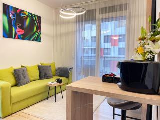 Emerald Apartment - 5