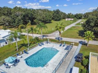2 Bed Cozy Home, Dade City, Pickle Ball and Pool - Dade City - 9