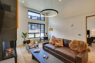 Luxe Schweitzer Condo with Hot Tub Ski-InandSki-Out! - Sandpoint - 7