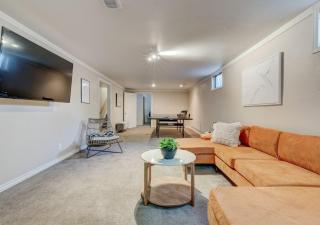 Denver Basecamp-10mins from DT - Hot Tub - Large Yard - 6