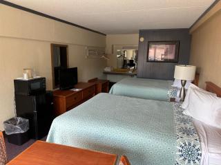 Daniel Boone Motor Inn - 8