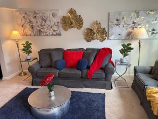 Family friendly home WiFi modern comfort - Greenville - 0